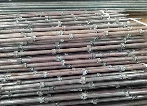 梁山隧道钢花管